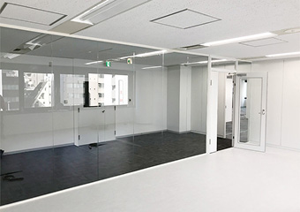 新規事務所 ラグジュアリーな部屋に内装施工