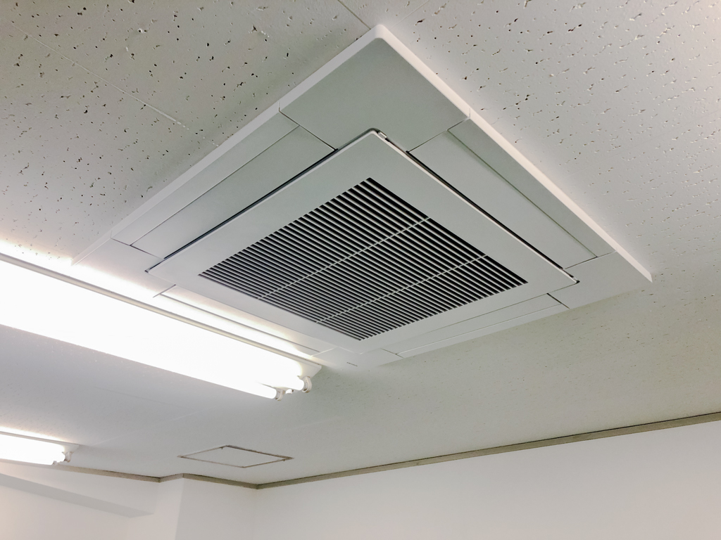 天井カセット形4方向の業務エアコン