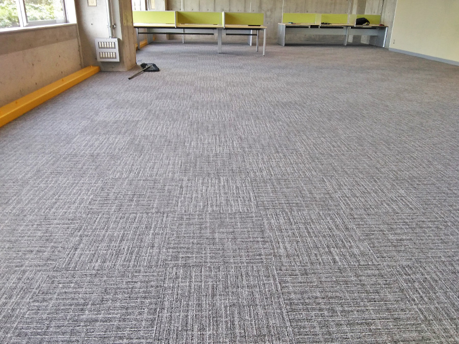新規事務所のタイルカーペット施工