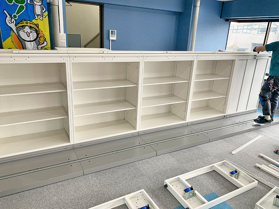 スライドキャビネットの組み立て