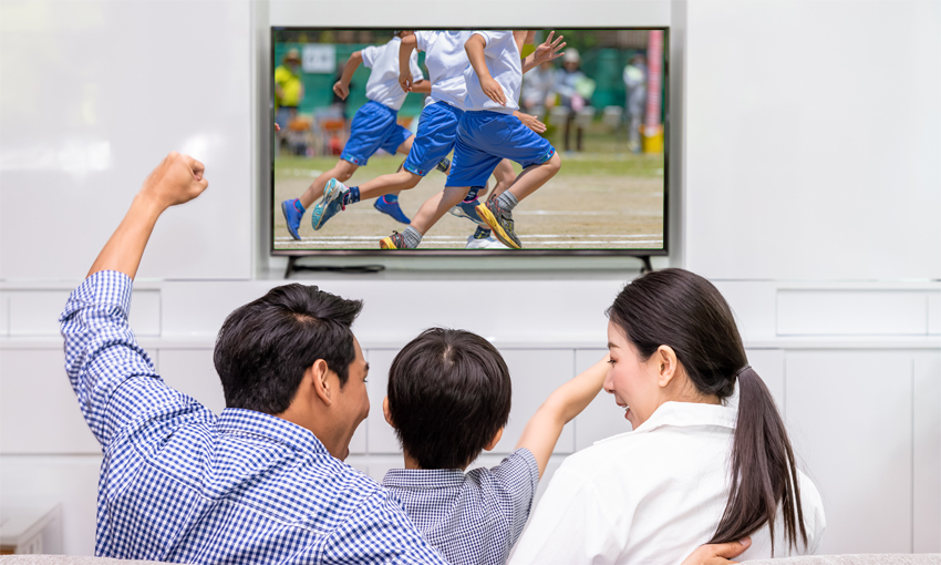 テレビを家族で