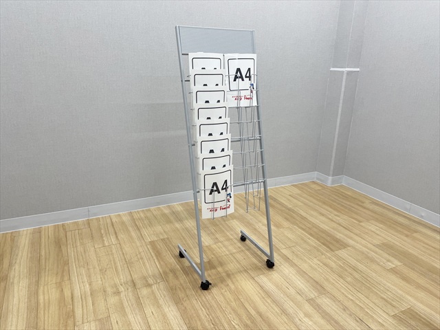 �p���t���b�g�X�^���h�@2��8�i�@�L���X�^�[�t