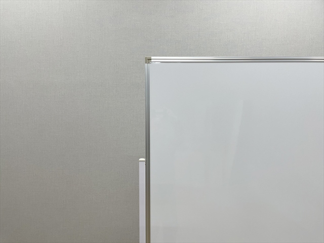 【中古】業務用品 PLUS プラス JOIFA331 ホワイトボード 自立式 キャスター付 凹みあり 中古】 LB-BKS340【PLUS・JOIFA331】 プラス/PLUS 自立ホワイトボード