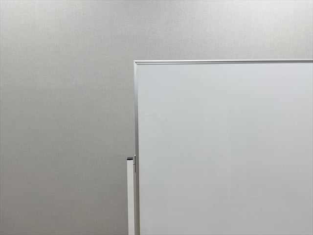 ホワイトボード【片面・.中古】 脚付ホワイトボード 片面式[-][中古]|脚付ホワイトボード-ボード