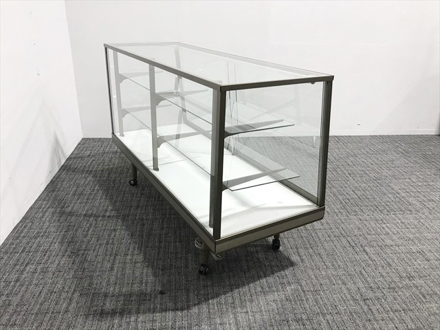 ☆ガラスショーケース鍵付照明付 W900D450H1800 2/20まで引取☆ 素晴らしかっ