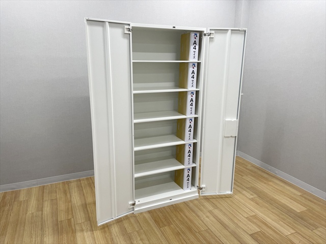 ���J�����Ɂ@�����O�@���N�g���C���@4K318M ZA75