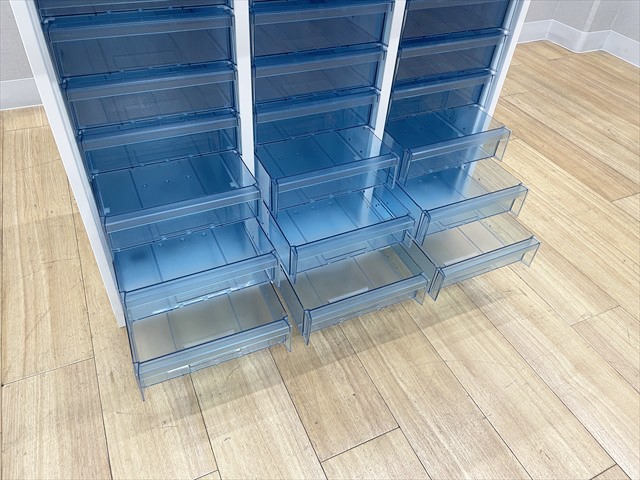 展示品・多少の傷有】コクヨ トレーキャビネット エディア A4対応 3列16段
