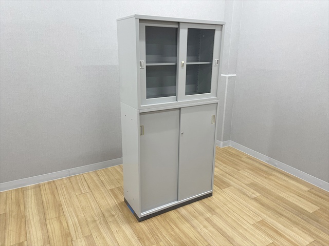 ����㉺�Z�b�g�@��i�K���X��