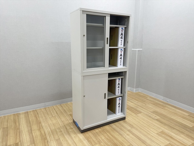 ����㉺�Z�b�g�@��i�K���X��