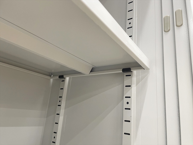 ����㉺�Z�b�g�@��i�K���X��