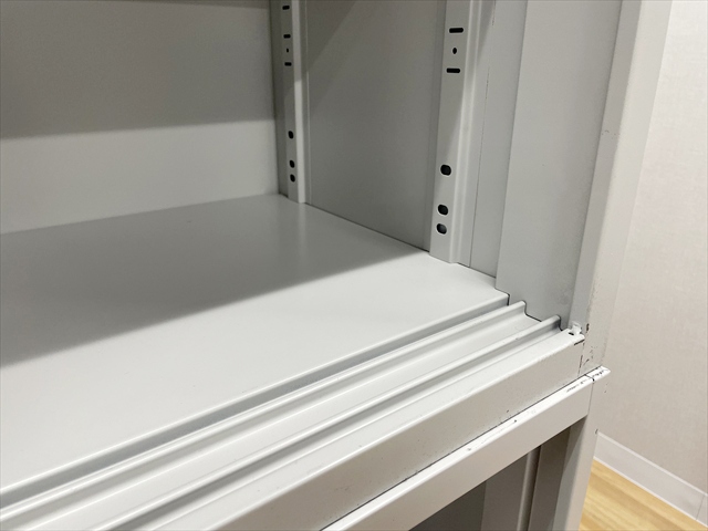 ����㉺�Z�b�g�@��i�K���X��