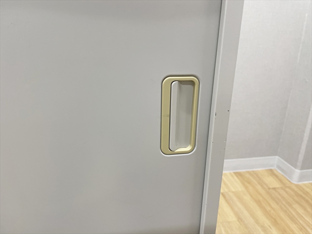 ����㉺�Z�b�g�@��i�K���X��