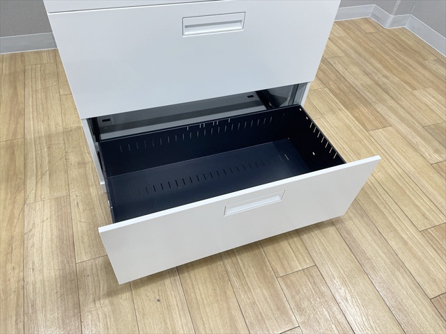 3�i���e�������J���A���@�G�f�B�A�@�V���O���x�[�X�^