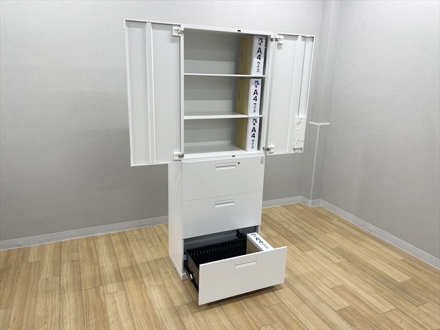 3�i���e�������J���A���@�G�f�B�A�@�V���O���x�[�X�^