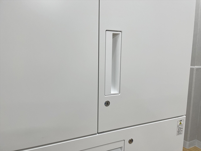 3�i���e�������J���A���@�G�f�B�A�@�V���O���x�[�X�^