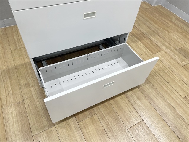 3�i���e�������J�A���@�V�����C��400