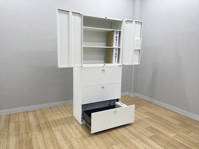 3�i���e�������J���A���@���N�g���C��