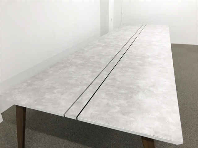 �t���[�A�h���X�f�X�N�@�Z���e�B�A�@4���V�@���ʃ^�C�v