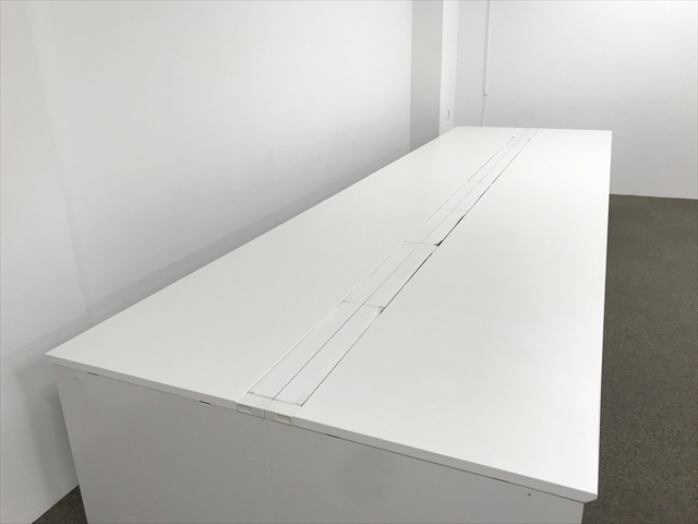 �t���[�A�h���X�f�X�N�@�A���Z�i�@4���V�@���ʃ^�C�v