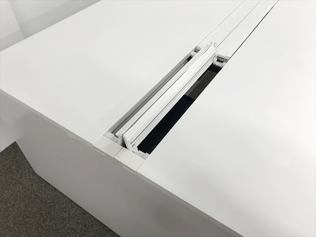 �t���[�A�h���X�f�X�N�@�A���Z�i�@4���V�@���ʃ^�C�v