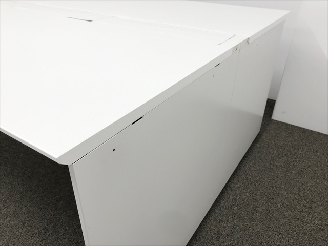 �t���[�A�h���X�f�X�N�@�A���Z�i�@4���V�@���ʃ^�C�v