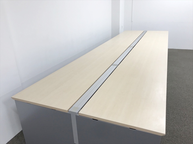 �t���[�A�h���X�f�X�N�@���[�N���B�X�^�@4���V�@���ʃ^�C�v