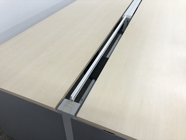 �t���[�A�h���X�f�X�N�@���[�N���B�X�^�@4���V�@���ʃ^�C�v