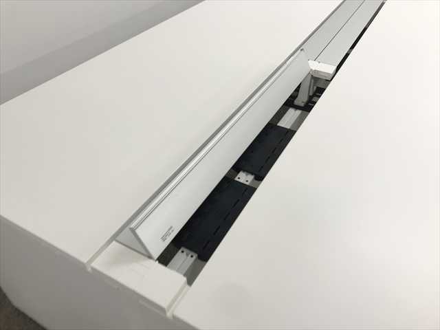 �y��n�ƍՁz�t���[�A�h���X�f�X�N�@���[�N���B�X�^�@4���V�@���ʃ^�C�v