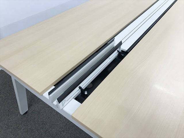 �t���[�A�h���X�f�X�N�@�W�F�l���@4���V�@���ʃ^�C�v