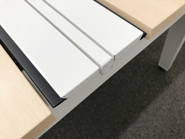 �t���[�A�h���X�f�X�N�@�W�F�l���@4���V�@���ʃ^�C�v