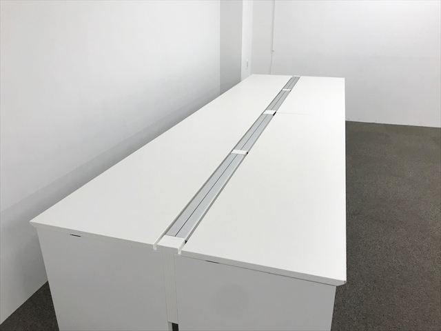 �t���[�A�h���X�f�X�N�@���[�N���B�X�^�@4���V�@���ʃ^�C�v