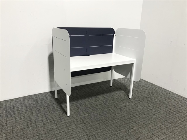 �yOUTLET�z���f�X�N�@�ʃu�[�X�@�X�}�C���@�X�^�`�I�[�l�f�X�N�@���o����