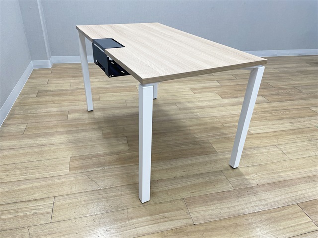 ���f�X�N�@���[�N�t�B�b�g�@���o�����@�X�^���_�[�h�e�[�u���@SDT-WF127MP2N