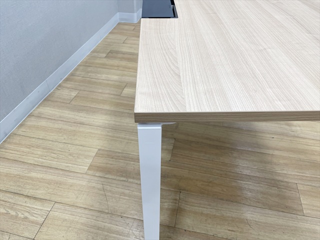 ���f�X�N�@���[�N�t�B�b�g�@���o�����@�X�^���_�[�h�e�[�u���@SDT-WF127MP2N
