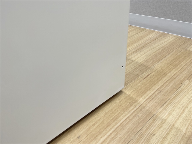 �Б��f�X�N�@3�i���@�t���b�g���C���@SP-D046D-D3 WH