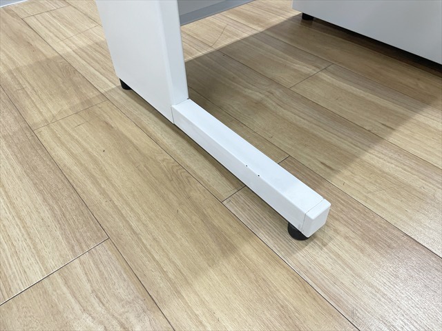 �Б��f�X�N�@3�i���@�t���b�g���C���@SP-D046D-D3 WH