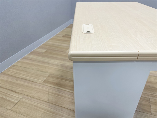 �Б��f�X�N�@3�i���@�t���b�g���C���@SP-D046D-D3 WH