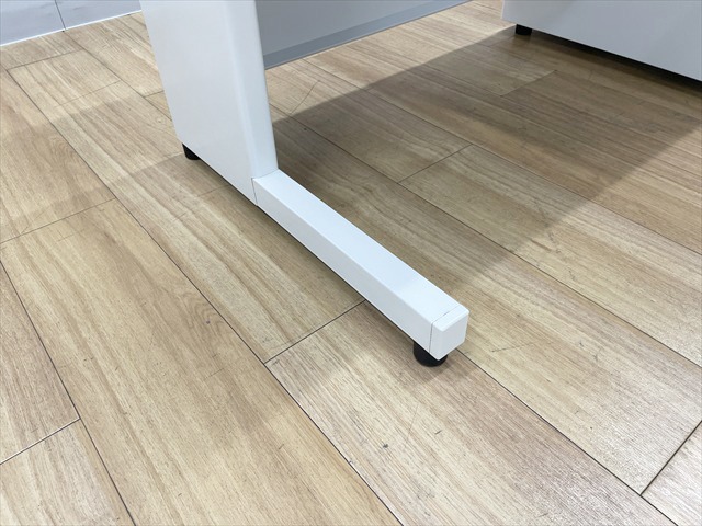 �Б��f�X�N�@3�i���@�t���b�g���C���@SP-D046D-D3 WH