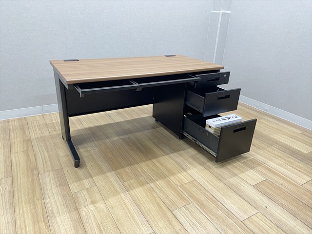 �Б��f�X�N�@3�i���@�X�`�[���f�X�N�@OC-SD147KB