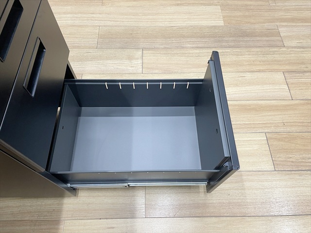 �Б��f�X�N�@3�i���@�X�`�[���f�X�N�@OC-SD147KB