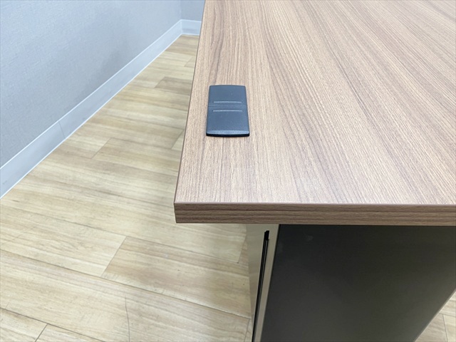 �Б��f�X�N�@3�i���@�X�`�[���f�X�N�@OC-SD147KB