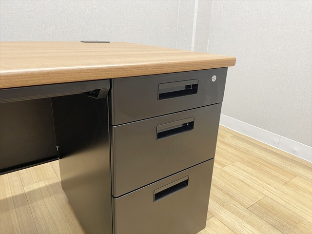 �Б��f�X�N�@3�i���@�X�`�[���f�X�N�@OC-SD147KB