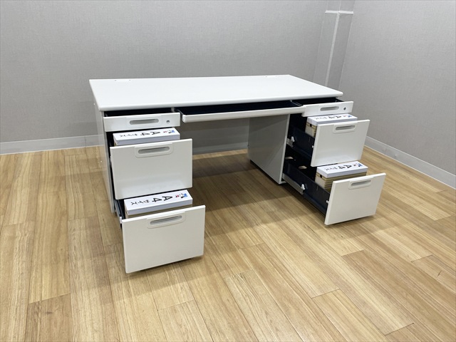 �����f�X�N�@3�E3�i���@LA�@LA-D047A-A3 W4