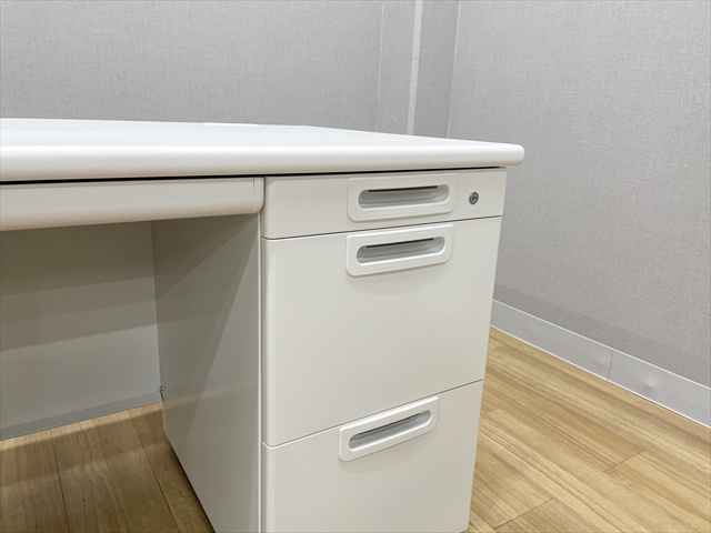 �����f�X�N�@3�E3�i���@LA�@LA-D047A-A3 W4