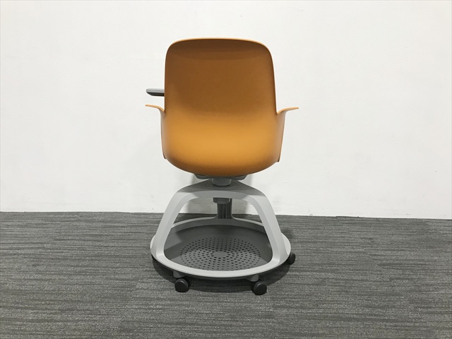 steelcase/スチールケースのミーティングチェア 肘付 ノード