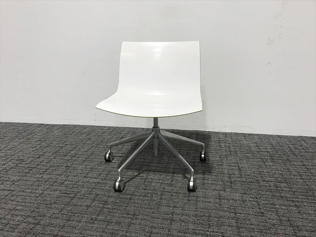 ミーティングチェア 肘無 アルペール カティファ46 2色タイプ[中古