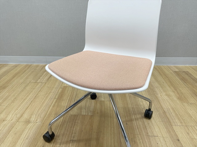 展示品4脚セット ウチダ リッコ-N スタッキング ループ脚 ホワイト