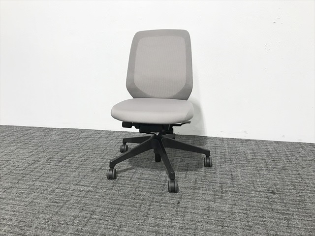 イトーキ カシコ チェア 可動肘 ブラック 中古【中古オフィス家具 