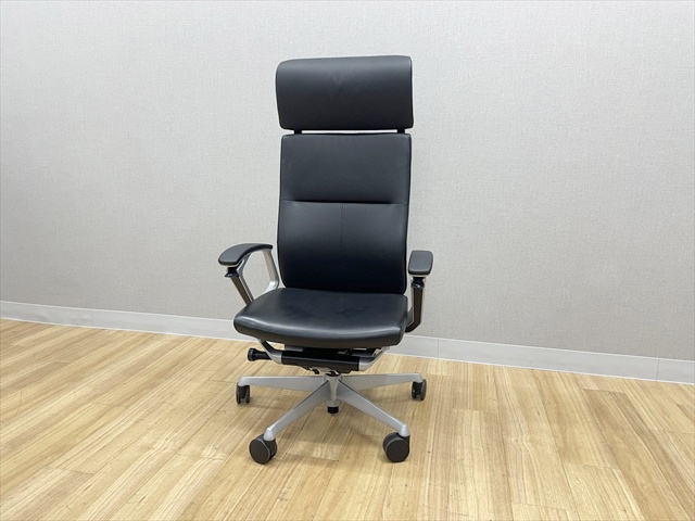 オカムラのデュークチェア エクストラハイバック ヘッドレスト
