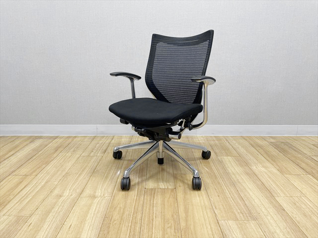 オカムラのバロンチェア ローバック スタンダードメッシュタイプ 